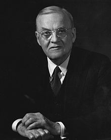 The Honorable John Foster Dulles Receives Thayer Award