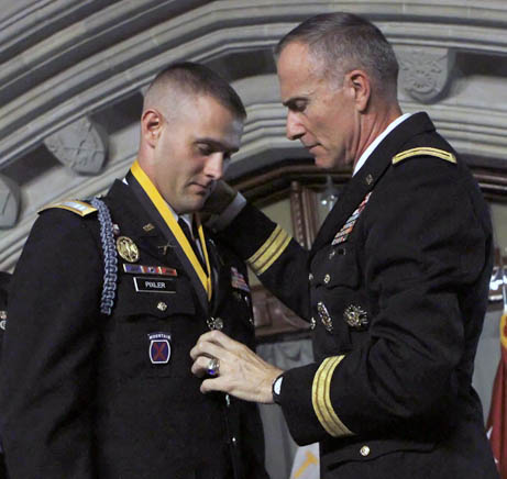 CPT Ross C. Pixler ’05 Receives Nininger Award