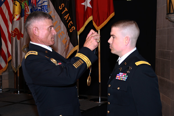 MAJ Christopher Dean ’02 Receives Nininger Award