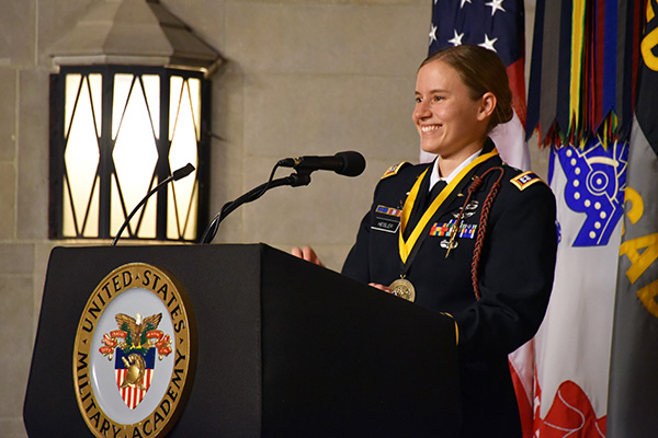 CPT Lindsay G. Heisler ’12 Receives Nininger Award