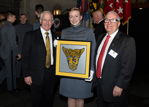 Class of 2023 Crest Unveiling