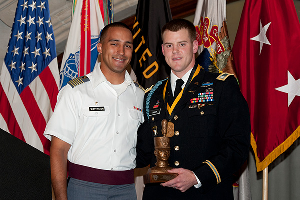 CPT Stephen Tangen ’08 Receives Nininger Award