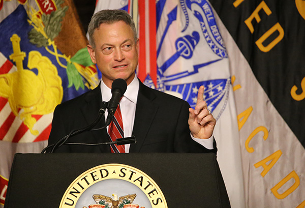 Gary Sinise Receives Thayer Award