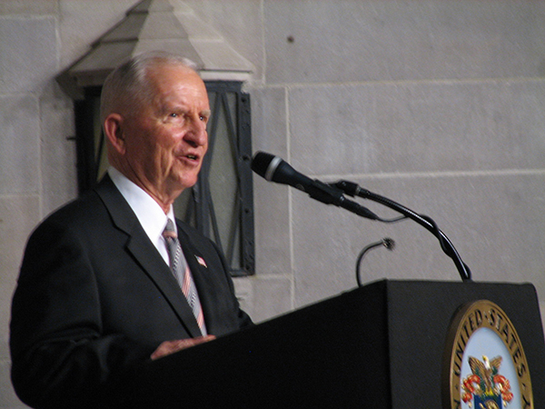 H. Ross Perot Receives Thayer Award