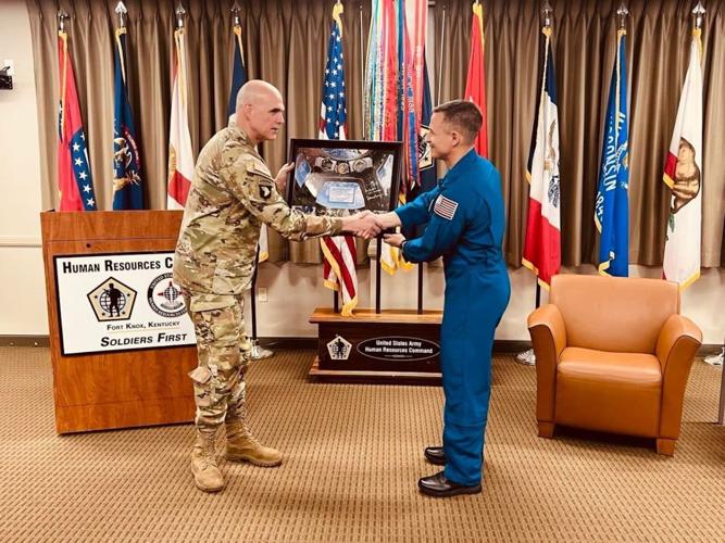 Astronaut COL Morgan ’98 visits HRC, shares Army story