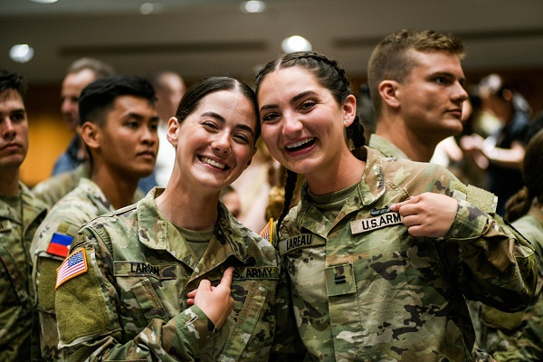 First Class of the Summer Graduates from Air Assault School