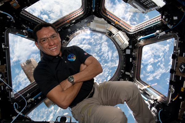 Astronaut Frank Rubio ’98 Sets US Record for Longest Trip in Space