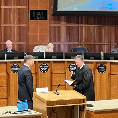 Batchelor ’96 Sworn In as City Manager of Aurora, CO