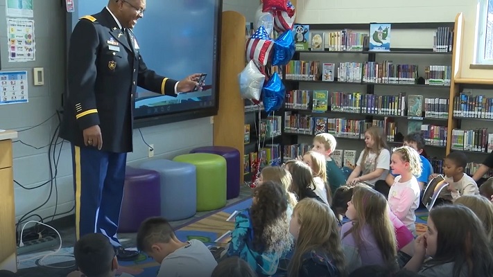 Veteran COL (R) Bill Hamilton ’78 Visits Elementary School 