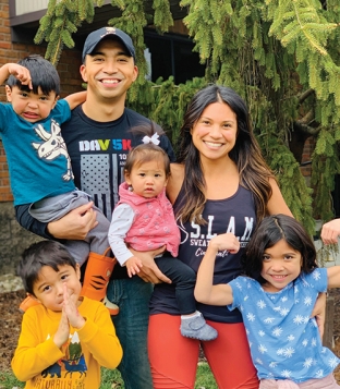 Jessica Sonza and Orlando Sonza with their children