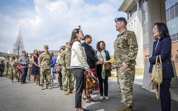 Burleson ’88 Hands Eighth Army to Successor, Ending Nearly 4 Decades of Army Service