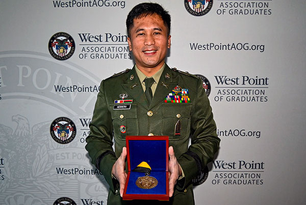 Major Floren Herrera ’13 Receives Nininger Award