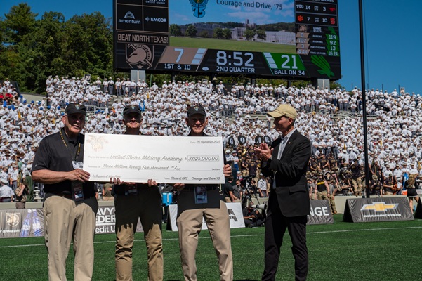 West Point Classes of 1975, 1980 Give Back