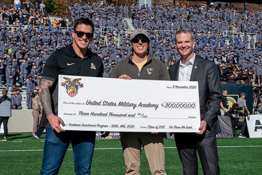 USMA Class of 2015 Presenting a check to the Academy at Saturday's Army Football game